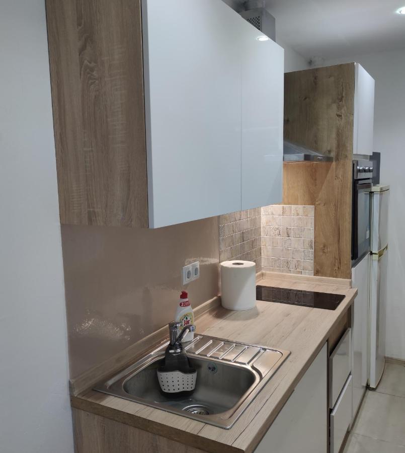 Апартаменты White Rose Studio Basement Будапешт Экстерьер фото