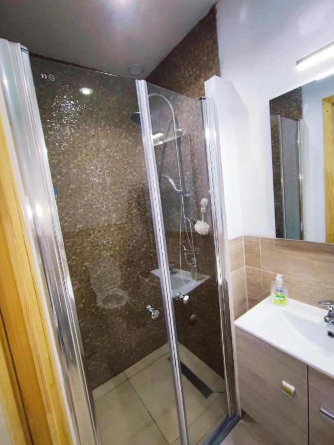 Апартаменты White Rose Studio Basement Будапешт Экстерьер фото