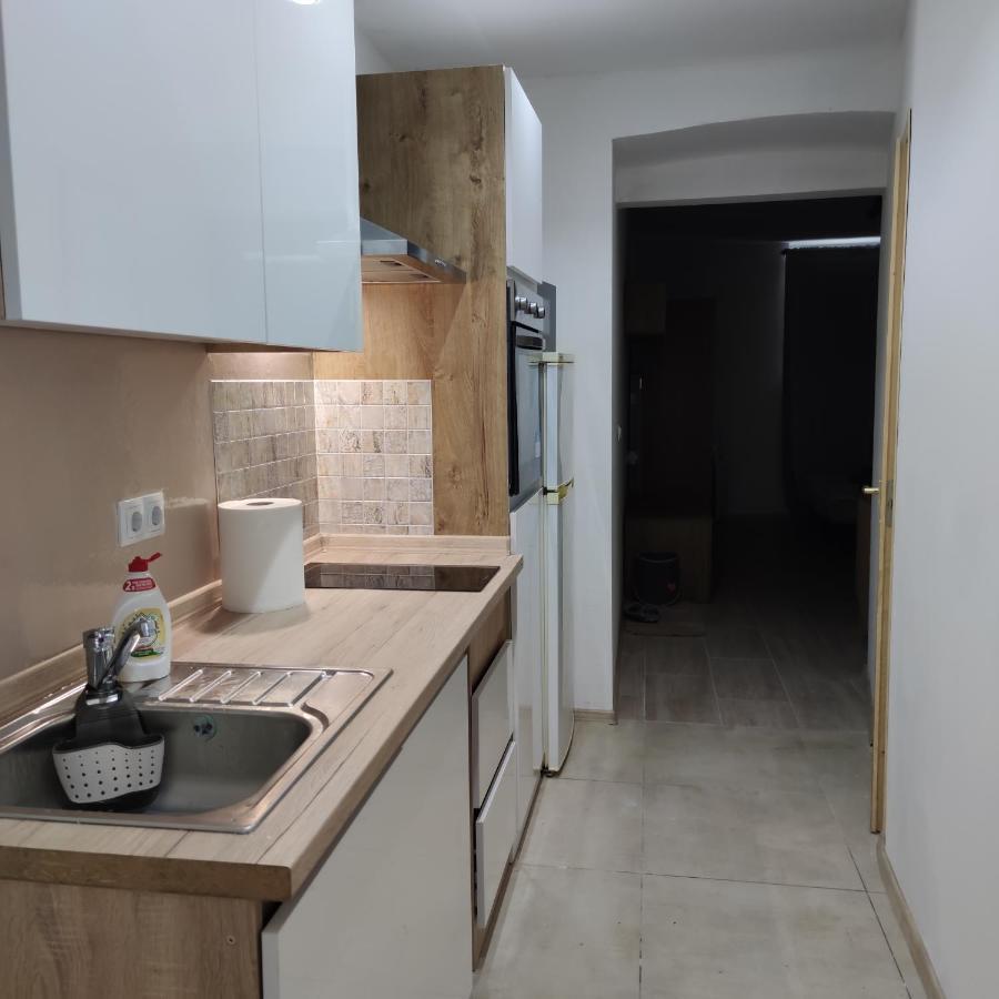 Апартаменты White Rose Studio Basement Будапешт Экстерьер фото